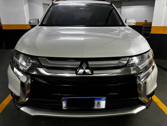 MITSUBISHI OUTLANDER 3.0 GT 4X4 V6 24V GASOLINA 4P AUTOMÁTICO MITSUBISHI OUTLANDER 3.0 GT 4X4 V6 24V GASOLINA 4P AUTOMÁTICO